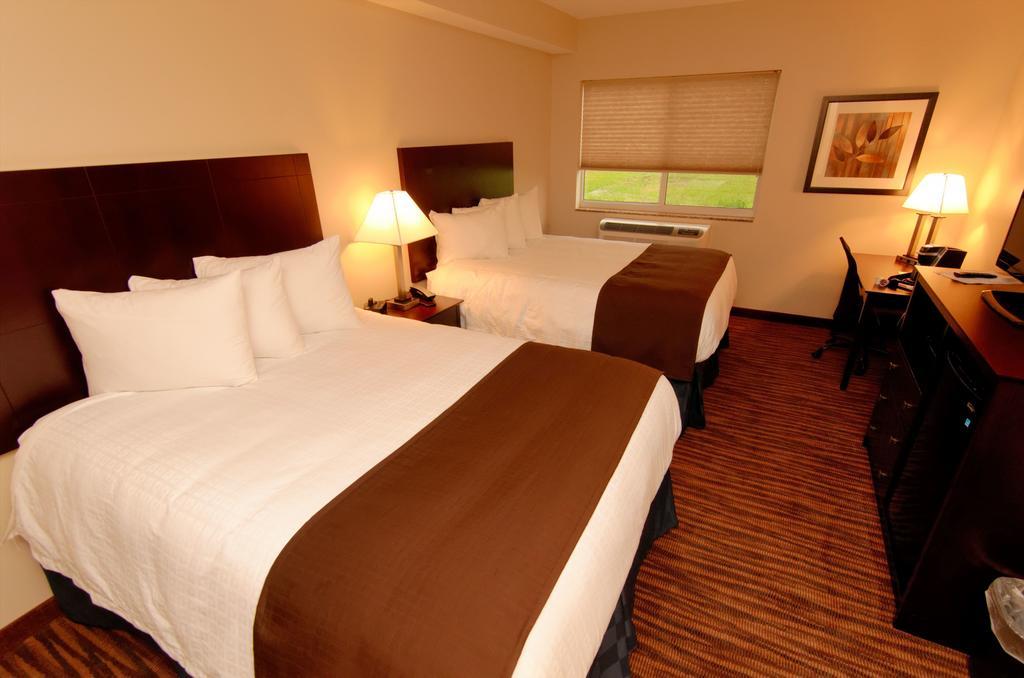 Cobblestone Inn & Suites - Denison | Oak Ridge Denison