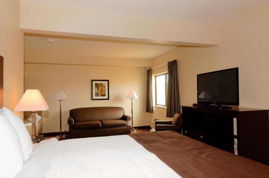 Cobblestone Inn & Suites - Denison | Oak Ridge Hotel 3*