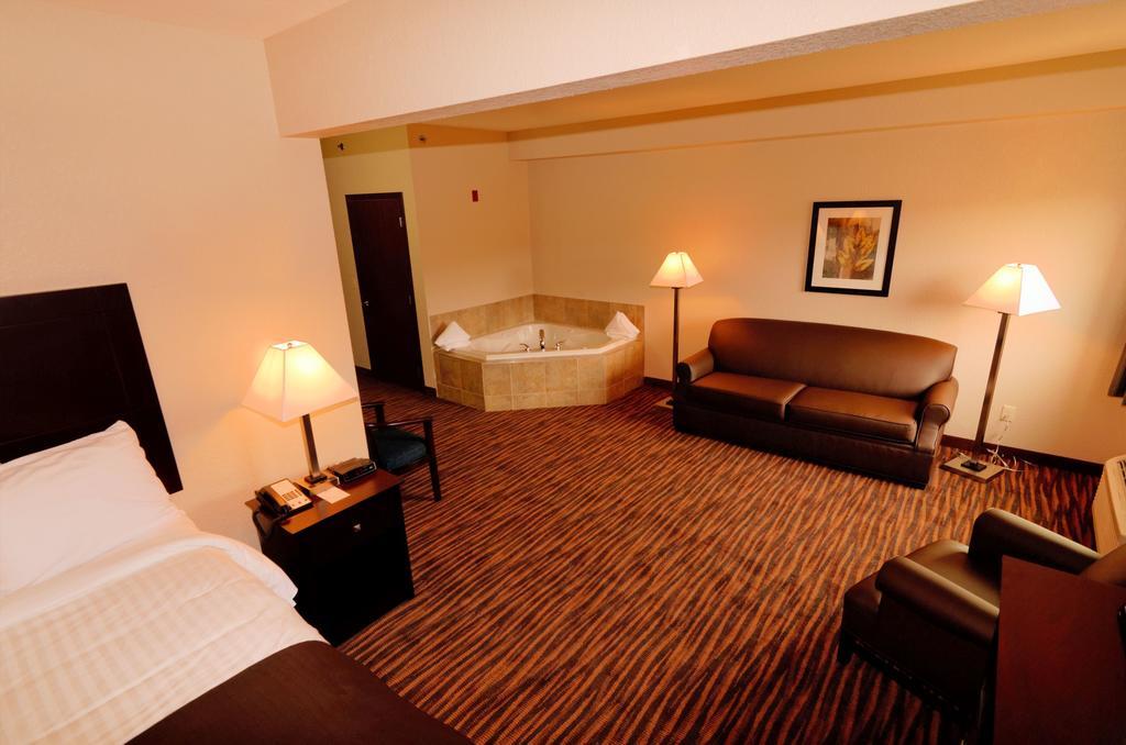 Cobblestone Inn & Suites - Denison | Oak Ridge 3* Denison