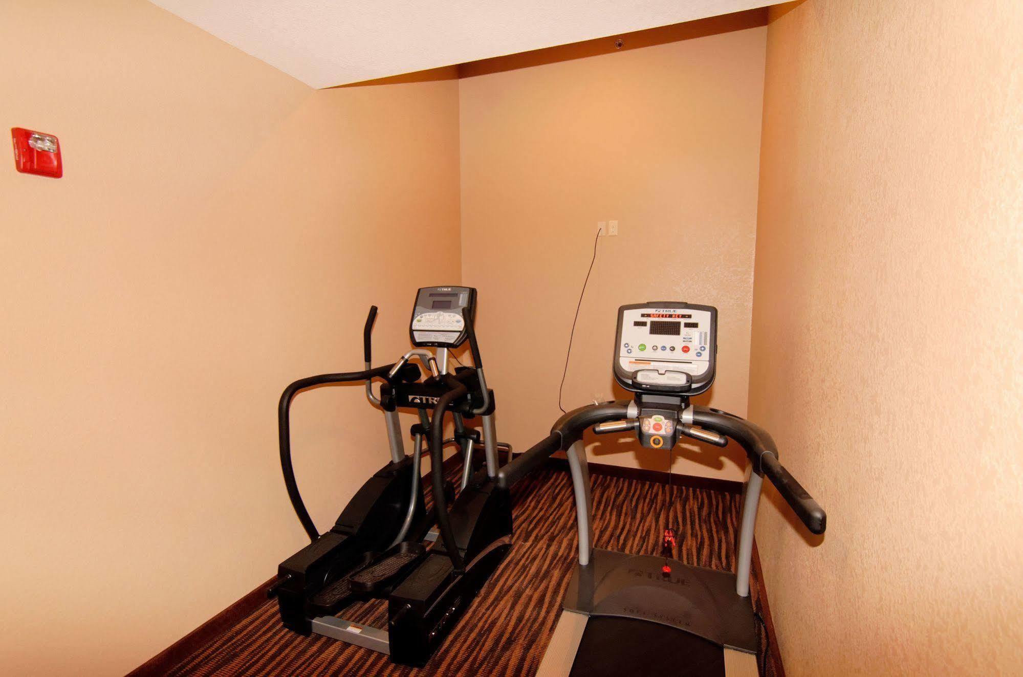Cobblestone Inn & Suites - Denison | Oak Ridge