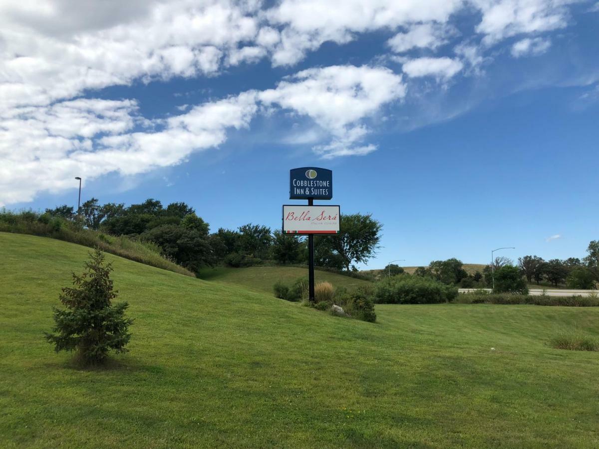 Cobblestone Inn & Suites - Denison | Oak Ridge Hotel 3*